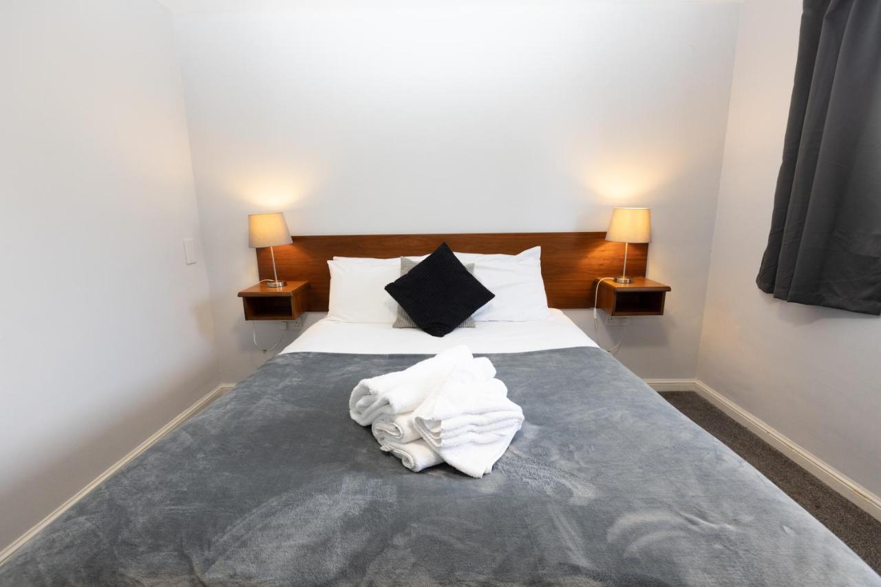 The Angel Hotel Alton  Buitenkant foto