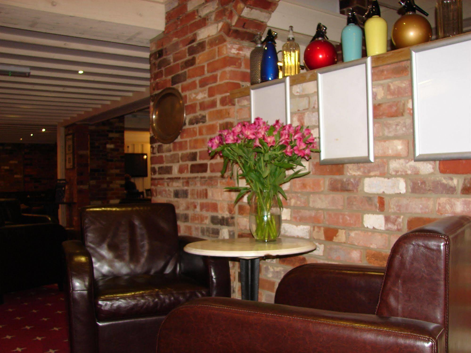 The Angel Hotel Alton  Buitenkant foto